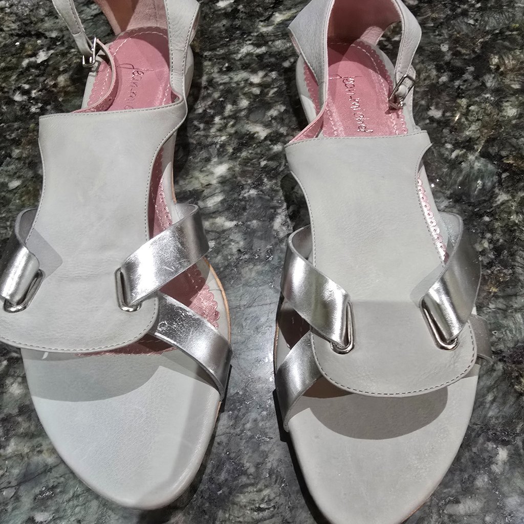 Jean-Michel Cazabat Flat Gray Italian Sandals Size 9